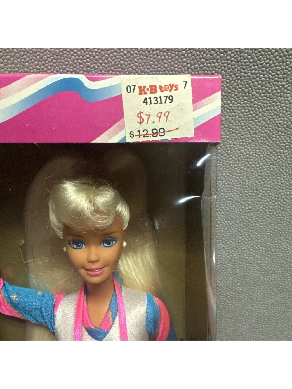 Vintage 1995 Super Gymnast Barbie Doll Mattel 15821 NRFB Bilingual Box Not Mint
